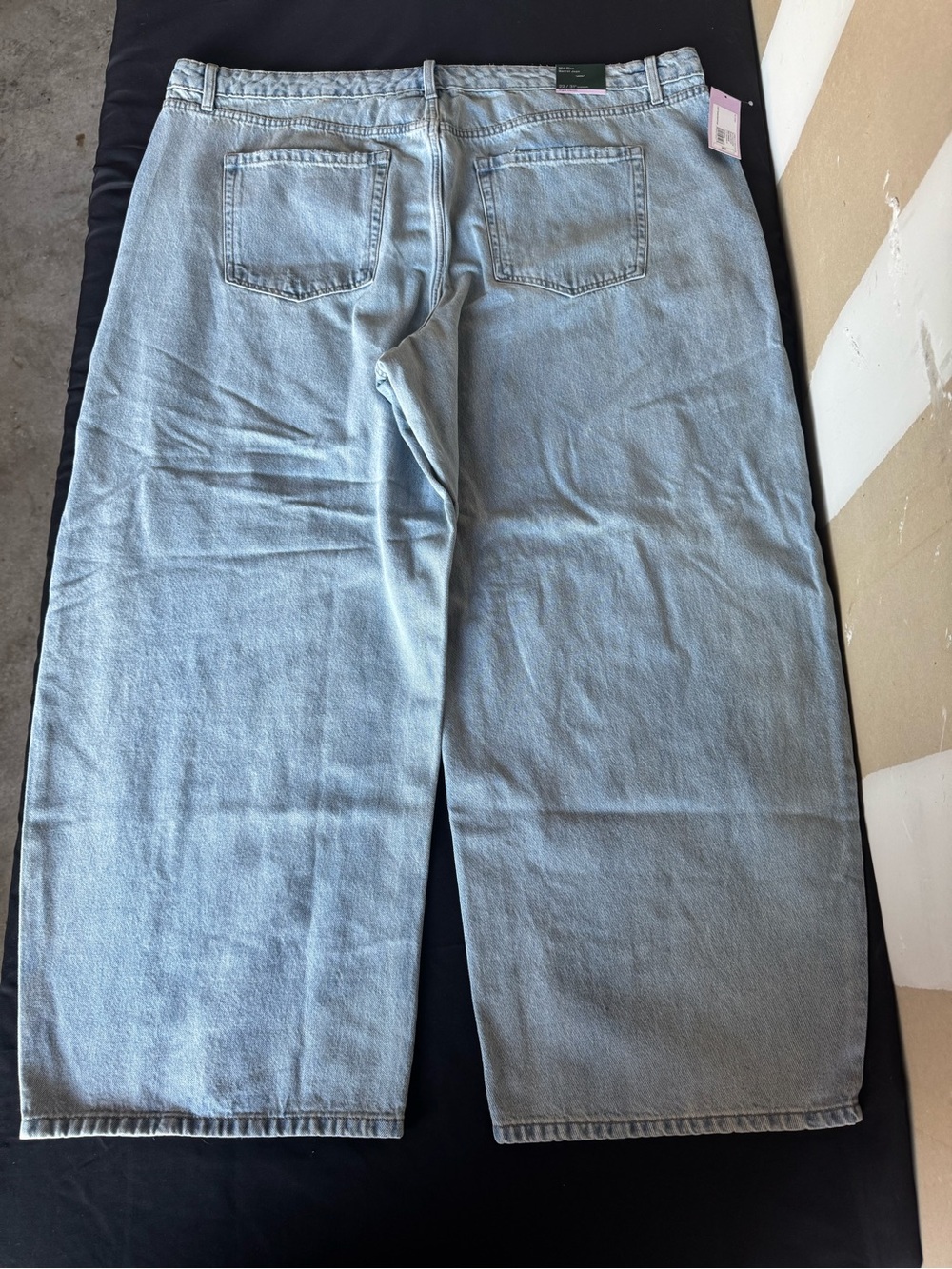 NWT Wild Fable Women’s Plus Size 22 W Wide Leg Distressed Jeans 31" Inseam - Picture 2 of 2